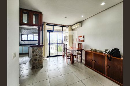 Sala de apartamento para alugar com 1 quarto, 86m² em Embaré, Santos