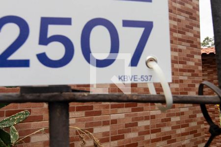 Placa de apartamento para alugar com 2 quartos, 47m² em Conjunto Habitacional Jova Rural, São Paulo