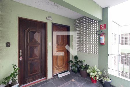 Hall de entrada de apartamento para alugar com 2 quartos, 47m² em Conjunto Habitacional Jova Rural, São Paulo