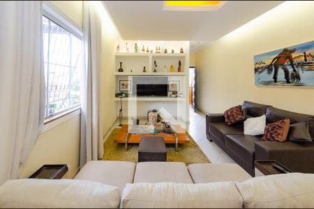 Sala 2 de casa para alugar com 4 quartos, 560m² em Marajó, Belo Horizonte