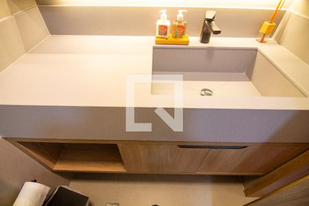 Banheiro de kitnet/studio para alugar com 1 quarto, 31m² em Jardim das Acacias, São Paulo