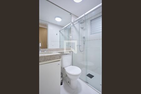 Banheiro de apartamento para alugar com 2 quartos, 135m² em Cabral, Curitiba