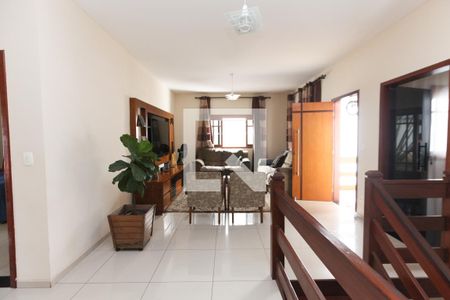 Casa para alugar com 5 quartos, 250m² em Jardim Riacho das Pedras, Contagem