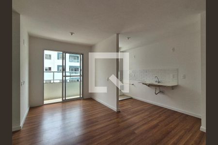 Sala  de apartamento para alugar com 2 quartos, 46m² em Recreio dos Bandeirantes, Rio de Janeiro