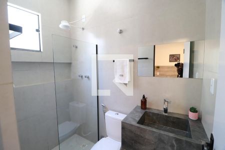 Banheiro do Quarto 1 de casa para alugar com 2 quartos, 100m² em Alto Umuarama, Uberlândia