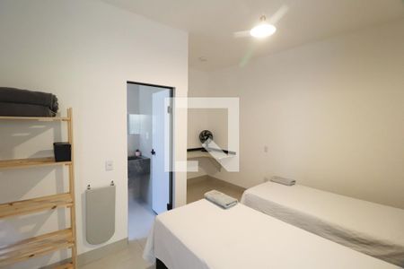 Quarto 1 - Suíte de casa para alugar com 2 quartos, 100m² em Alto Umuarama, Uberlândia