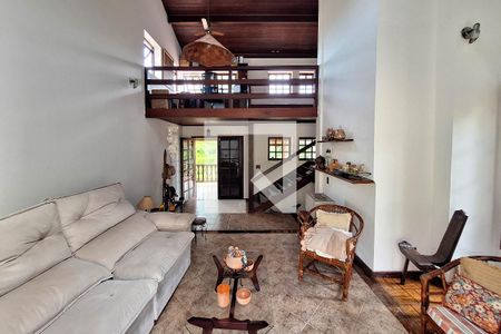 Sala 1 de casa de condomínio à venda com 4 quartos, 275m² em Sapê, Niterói