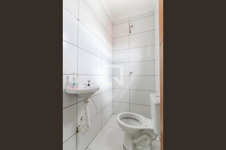 Banheiro de casa para alugar com 1 quarto, 25m² em Vila Carolina, São Paulo