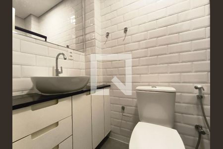 Banheiro de kitnet/studio para alugar com 1 quarto, 20m² em Vila Mariana, São Paulo