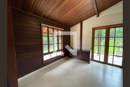 Casa de Condomínio para alugar com 3 quartos, 290m² em Chácara Moinho Velho, Cotia