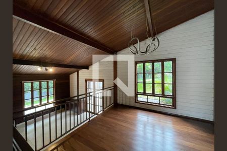 Casa de Condomínio para alugar com 3 quartos, 290m² em Chácara Moinho Velho, Cotia