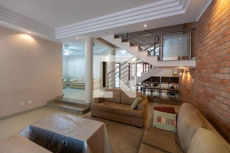 Sala de casa de condomínio para alugar com 3 quartos, 255m² em Parque das Flores, Campinas