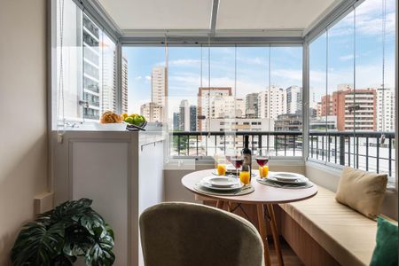 Sala de apartamento para alugar com 1 quarto, 27m² em Vila Olímpia, São Paulo