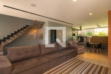Sala de casa de condomínio à venda com 3 quartos, 301m² em Pilarzinho, Curitiba