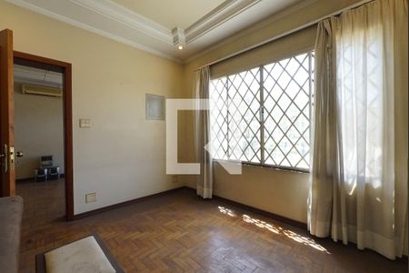 Casa à venda com 3 quartos, 250m² em Vila Monumento, São Paulo