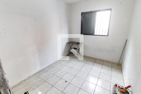 Quarto 2 de apartamento para alugar com 3 quartos, 59m² em Parque Pinheiros, Taboão da Serra