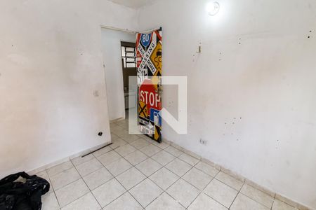 Quarto 1 de apartamento para alugar com 3 quartos, 59m² em Parque Pinheiros, Taboão da Serra