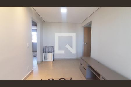 Sala de apartamento para alugar com 2 quartos, 56m² em Aclimação, Uberlândia