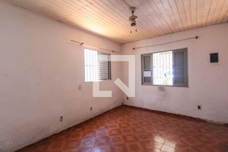 Casa para alugar com 4 quartos, 135m² em Parque Sao Rafael, São Paulo