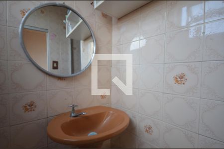 Banheiro de apartamento para alugar com 1 quarto, 36m² em Engenheiro Leal, Rio de Janeiro