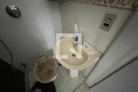 Banheiro de casa para alugar com 2 quartos, 300m² em Vila Amelia, Duque de Caxias