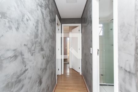 Corredor  de apartamento para alugar com 2 quartos, 50m² em Conjunto Residencial José Bonifácio, São Paulo