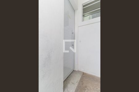 Entrada de casa para alugar com 1 quarto, 70m² em Jardim Silveira, Barueri