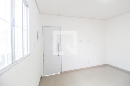 Quarto de casa para alugar com 1 quarto, 70m² em Jardim Silveira, Barueri