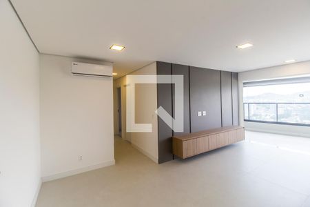Sala  de apartamento para alugar com 3 quartos, 125m² em Alphaville Industrial, Barueri