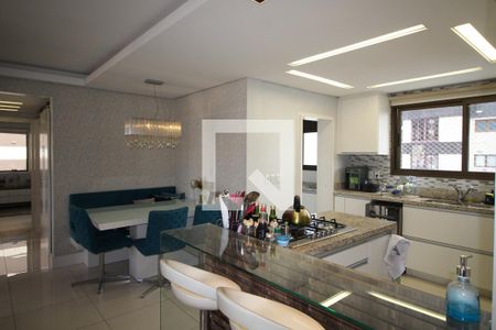 Sala de apartamento à venda com 2 quartos, 82m² em Três Figueiras, Porto Alegre