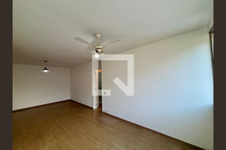 Sala de apartamento para alugar com 2 quartos, 92m² em Leme, Rio de Janeiro