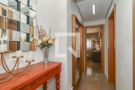 Corredor de apartamento à venda com 3 quartos, 103m² em Passo D’areia, Porto Alegre