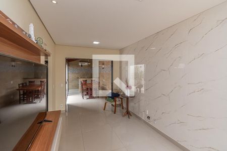 Sala de Estar/TV  de casa de condomínio para alugar com 2 quartos, 75m² em Residencial Real Park Sumaré, Sumaré