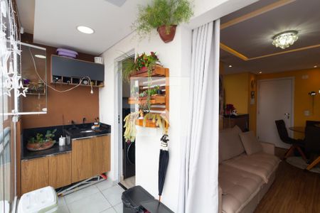 Sacada de apartamento à venda com 2 quartos, 47m² em Vila Carmosina, São Paulo