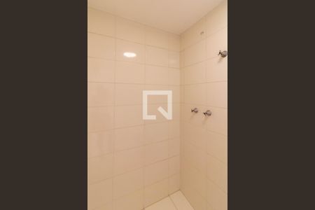 Banheiro de apartamento para alugar com 2 quartos, 43m² em Vila Itapegica, Guarulhos