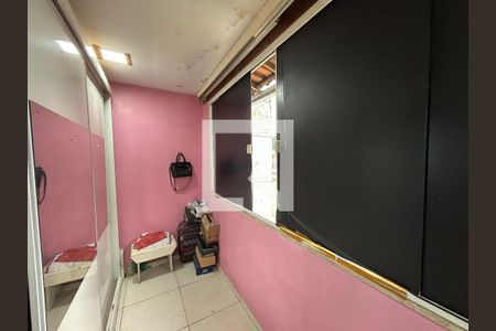 Closet do Quarto 1 de casa para alugar com 2 quartos, 72m² em Engenheiro Leal, Rio de Janeiro