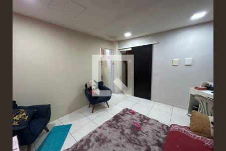 Quarto 1 de casa para alugar com 2 quartos, 72m² em Engenheiro Leal, Rio de Janeiro