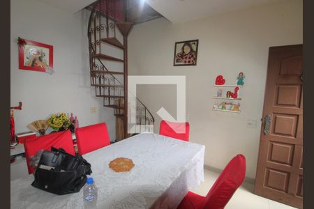 Sala de casa para alugar com 2 quartos, 72m² em Engenheiro Leal, Rio de Janeiro