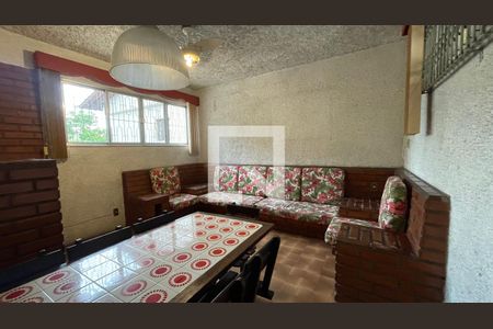 Sala 1 de casa para alugar com 7 quartos, 356m² em Jardim Guanabara, Rio de Janeiro