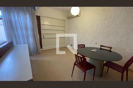 Sala 2 de casa para alugar com 7 quartos, 356m² em Jardim Guanabara, Rio de Janeiro