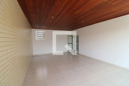 Sala de casa para alugar com 4 quartos, 300m² em Jardim Guanabara, Rio de Janeiro