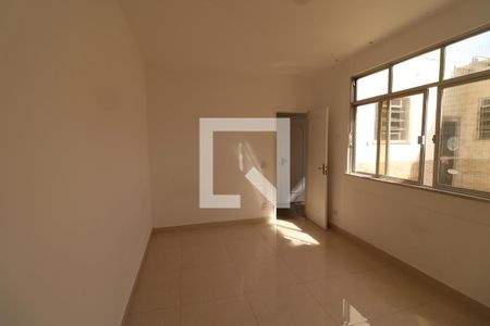 Quarto 1 de casa para alugar com 4 quartos, 300m² em Jardim Guanabara, Rio de Janeiro