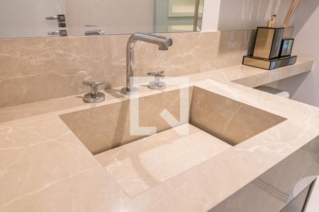 Banheiro Social de apartamento à venda com 1 quarto, 70m² em Empresarial 18 do Forte, Barueri