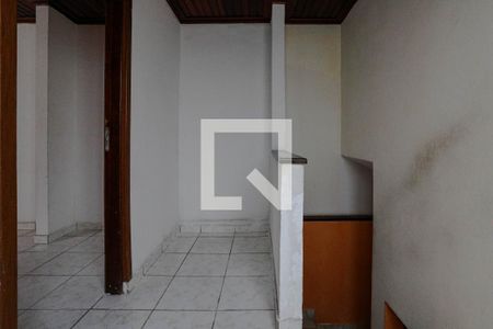 Corredor de casa para alugar com 2 quartos, 157m² em Jardim Cecília, Mogi das Cruzes