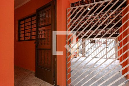 Entrada de casa para alugar com 2 quartos, 157m² em Jardim Cecília, Mogi das Cruzes