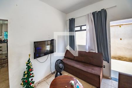 Casa para alugar com 2 quartos, 180m² em Minas Caixa, Belo Horizonte