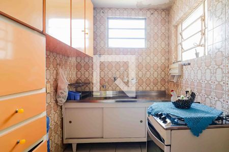 Cozinha de casa para alugar com 2 quartos, 70m² em Vila Dalva, São Paulo