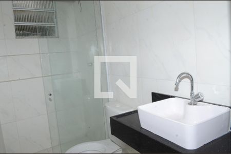 Banheiro de casa para alugar com 2 quartos, 60m² em Tupi, Belo Horizonte