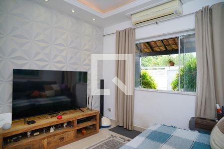 Sala de TV de casa à venda com 4 quartos, 181m² em Serra Grande, Niterói