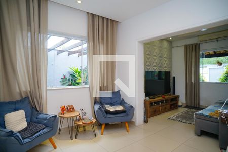 Sala de casa à venda com 4 quartos, 181m² em Serra Grande, Niterói